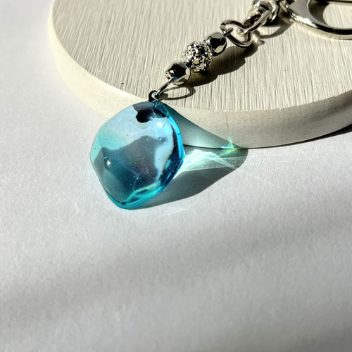 ターコイズブルー＆アクアブルーのキーホルダー☆ / 海 / 水面 その他