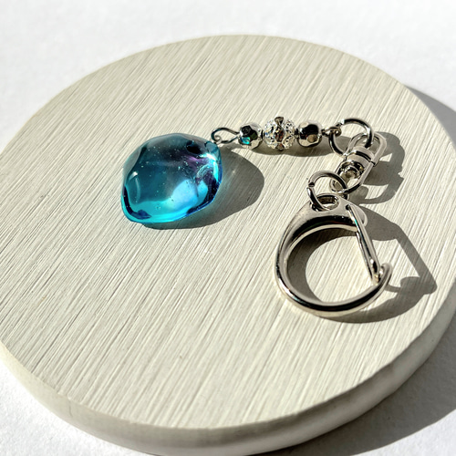 ターコイズブルー＆アクアブルーのキーホルダー☆ / 海 / 水面 その他