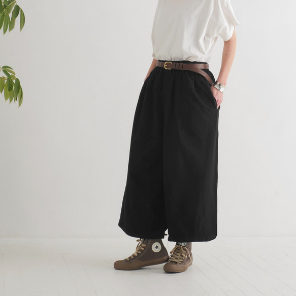 【複刻版】1/9 再次上架 * 圓潤輪廓 * 百搭單品 * 成人自然純色 * 燈籠褲 * 黑色 第3張的照片