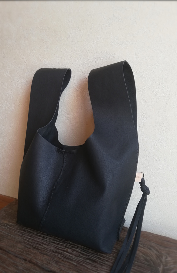 my Bag -mini-　黒色✗生成り色　ピッグスキンレザー 4枚目の画像