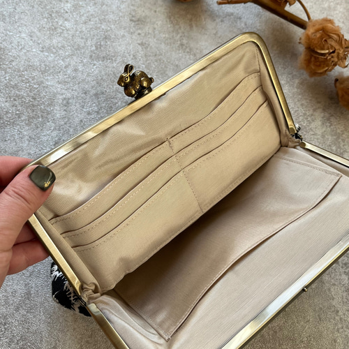 診察券や医療証もすっきり収納｜ショルダー対応のがま口母子手帳ケース