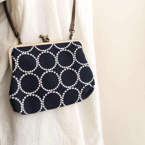 診察券や医療証もすっきり収納｜ショルダー対応のがま口母子手帳ケース