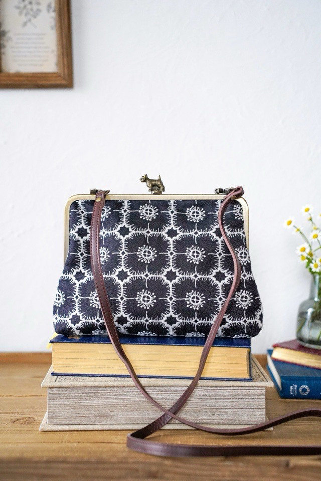 B6 マルチケース anemone ライトベージュ ミナペルホネン ハンドメイド ✿1/完成確認用✿B6 マルチケース✿ミナペルホネン