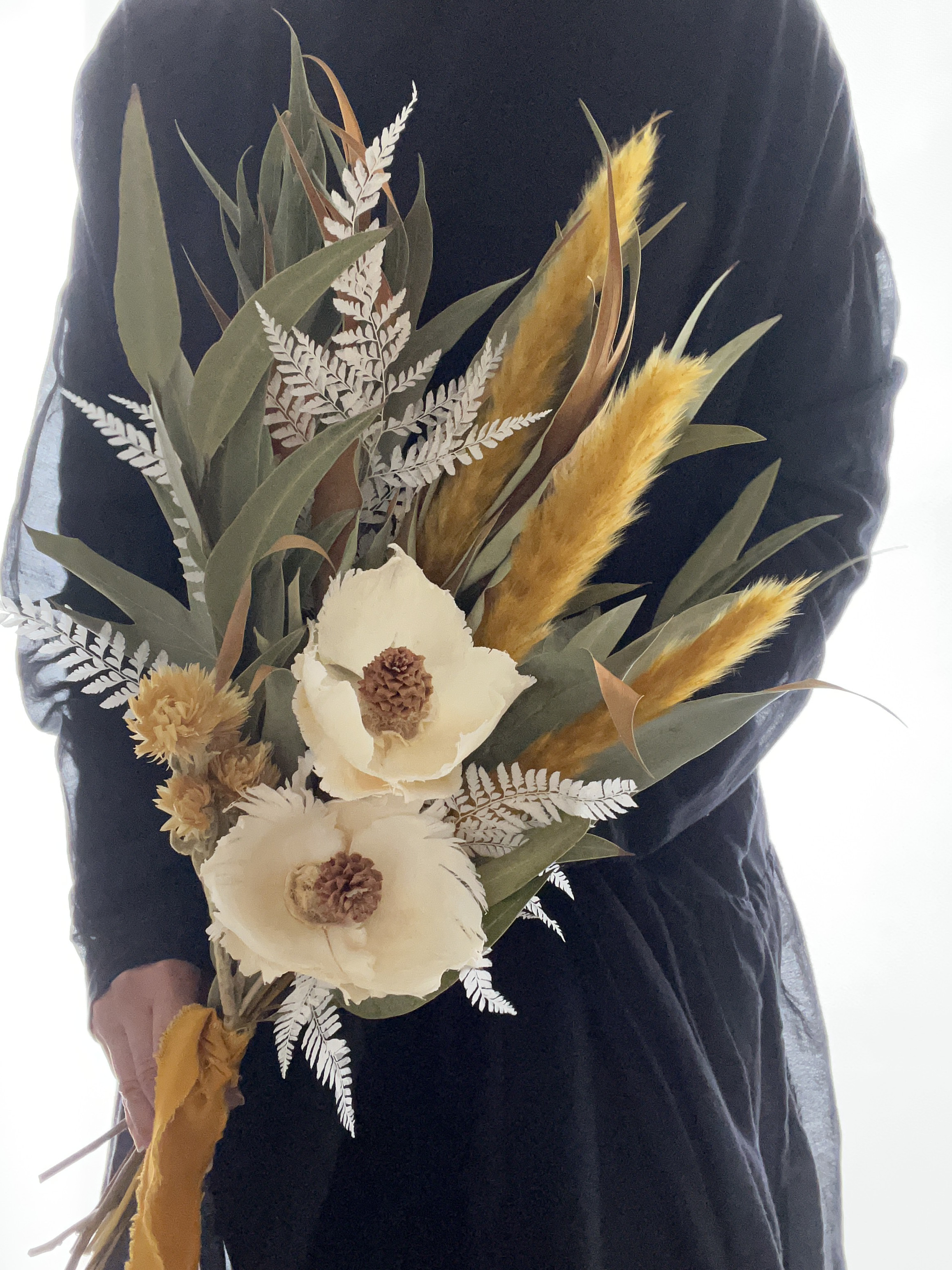 イエローのホワイトのドライフラワーブーケMサイズ