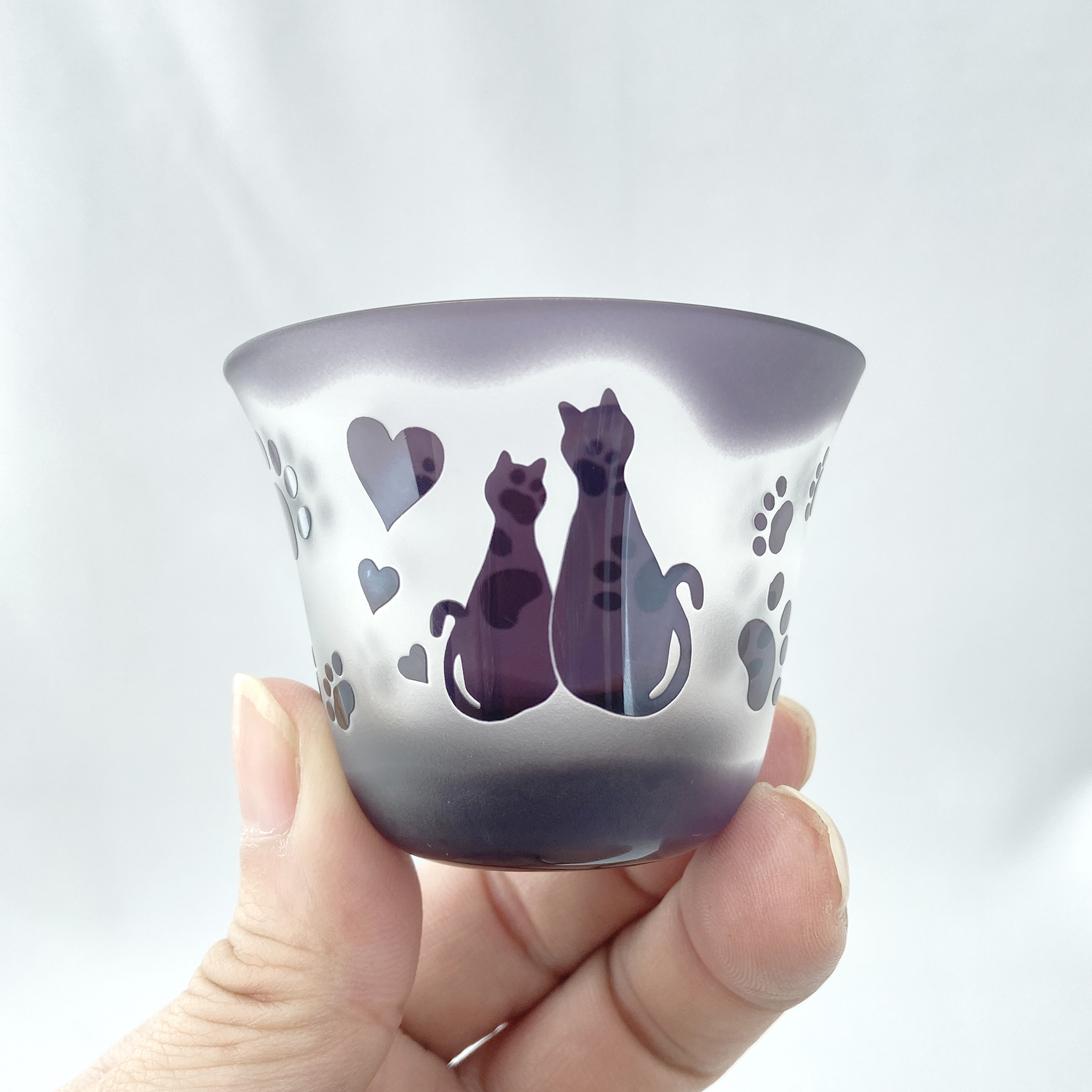 肉球だらけの「ネコぐい呑み」パープル　　　猫の日2025