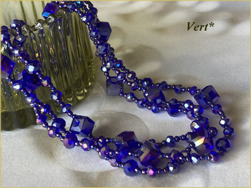 《受注品》コバルトブルーAB斜めキューブカットグラスグリフィンロングネックレス【コバルトAB】G