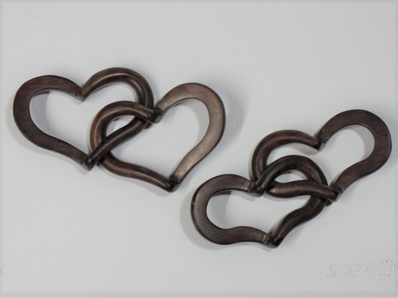 銘木のペンダントトップ『ハーツ（４U)』（スネークウッド）「標準・太っちょ」磨き仕上げ