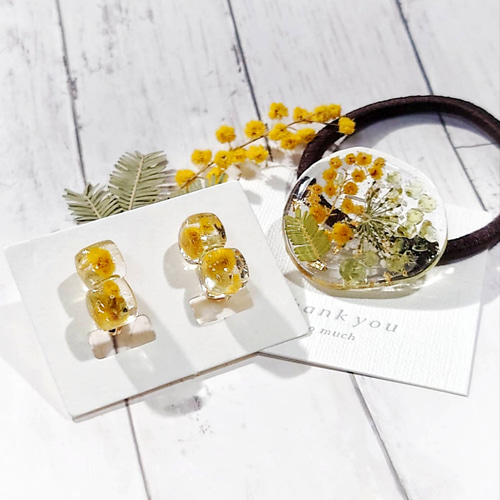 Creema限定 ミモザとナチュラルグリーン・ペリドットのヘアゴム 春の