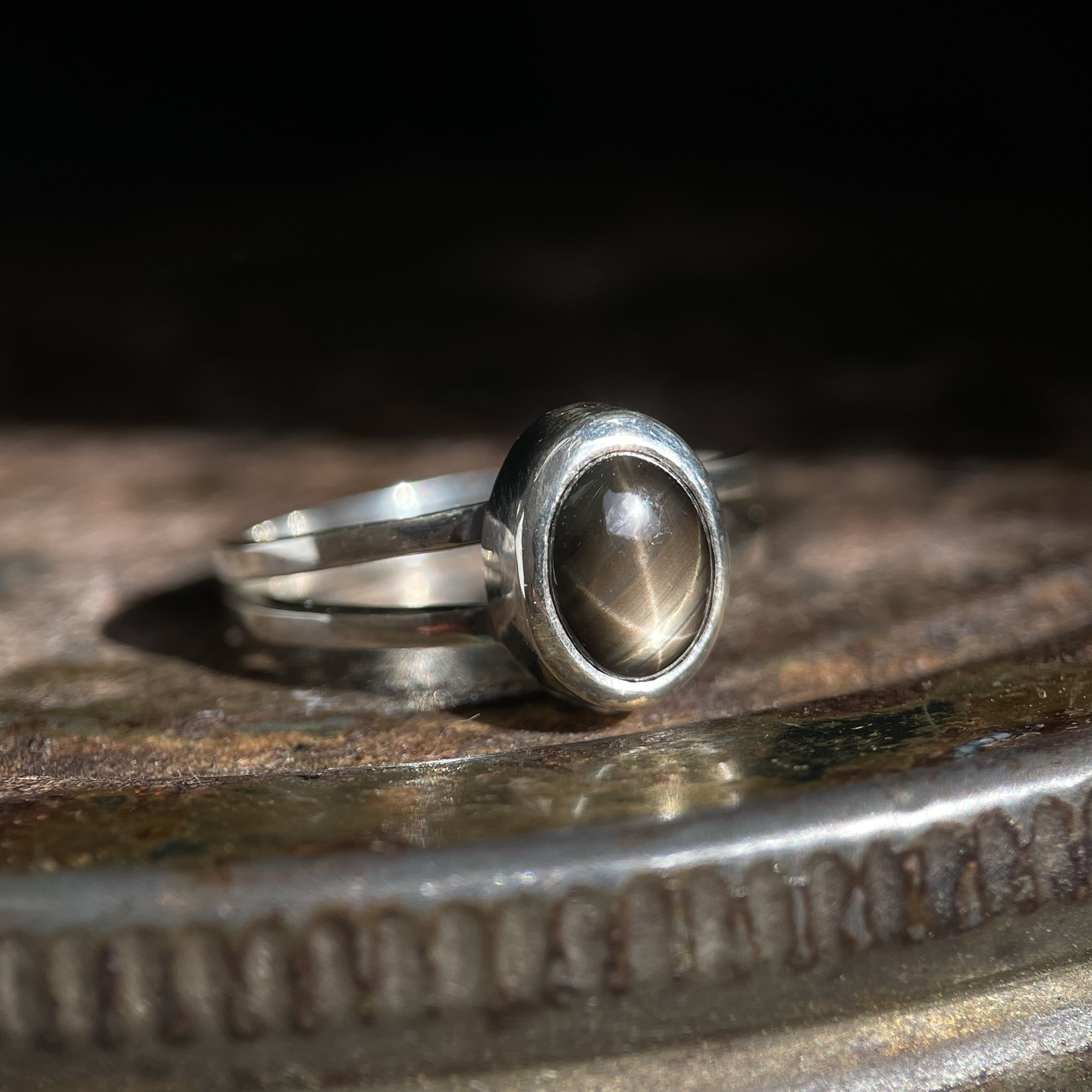 ブラックスターサファイア6条　サイズ6号ピンキーにも　シルバー950 〈送料無料〉SR-097 17,000円