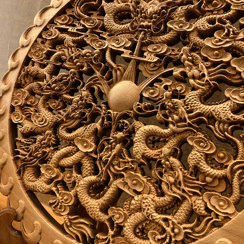 龍神透かし彫り　龍　竜　雲　天然木(くすのき)　柿渋仕上げ　龍神彫刻 龍神透かし彫り 龍 竜 雲 天然木(くすのき) 柿渋仕上げ 龍神彫刻