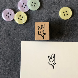 ひょっこりうさぎ　消しゴムはんこ　eraser stamp 1枚目の画像