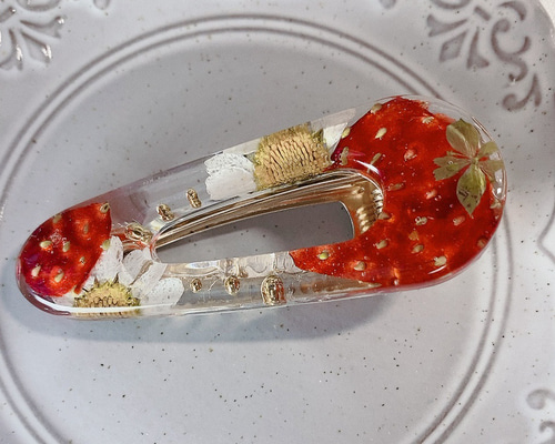 No.103 いちごヘアクリップ ヘアクリップ・バナナクリップ