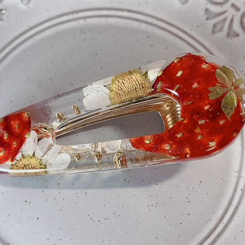 No.103 いちごヘアクリップ ヘアクリップ・バナナクリップ