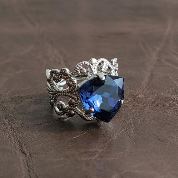 深藍色★璀璨水晶玻璃大戒指 | 藍色酷哥德幻想 第1張的照片