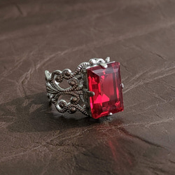 紅色 | 階梯切割水晶玻璃古董戒指 | 萬聖節哥德式紅色恐怖 第1張的照片