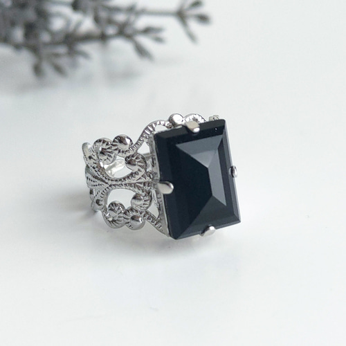 ブラック☆クリスタル ガラス アンティーク 調 リング｜レクタングル