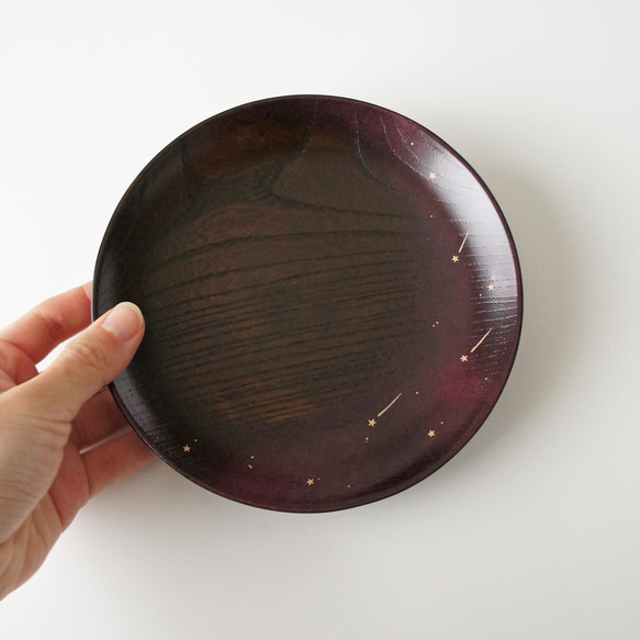 漆のお菓子皿（15㎝）「流れ星・紫」 3枚目の画像