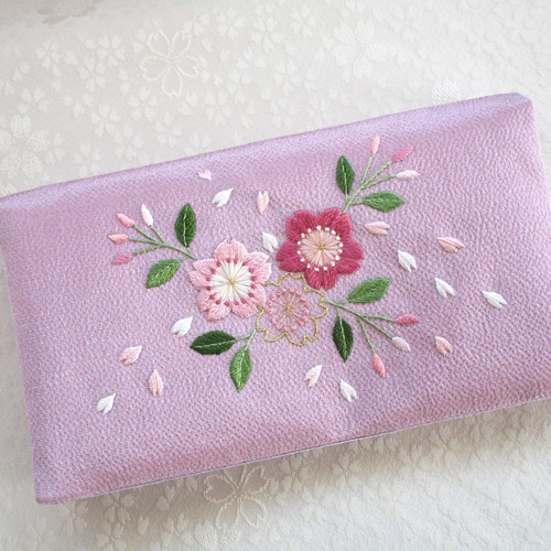 日本刺繍【桜の花】の袱紗 ◇薄藤色◇ 刺繍 手刺繍 花刺繍 伝統工芸