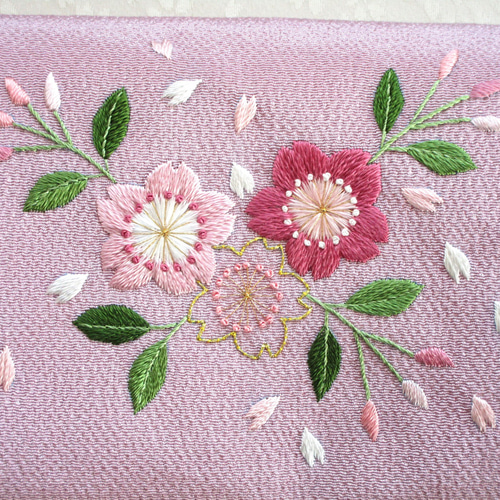 日本刺繍【桜の花】の袱紗 ◇薄藤色◇ 刺繍 手刺繍 花刺繍 伝統工芸