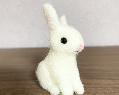 モコ様　うさぎ羊毛フェルト額縁入り もふもふアニマルの額飾り・うさぎ（シルバー）【羊毛フェルト