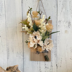 「ミモザとアネモネブーケ　壁掛けアレンジ」お祝いギフト、フラワーインテリア 4枚目の画像
