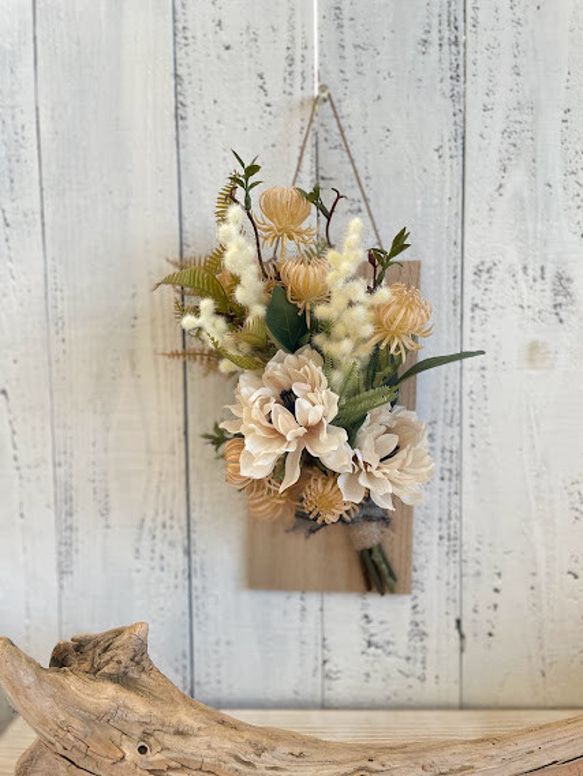 「ミモザとアネモネブーケ　壁掛けアレンジ」お祝いギフト、フラワーインテリア 4枚目の画像