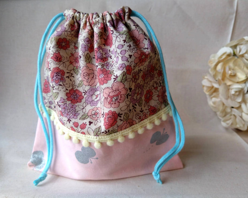 マカロン　ピンク　ＹＵＷＡ  ハンドメイド　給食袋　コップ袋　巾着　入園入学準備 YUWA ピンク 花柄 コップ袋 巾着 ポンポンテープ 〜入園 入学