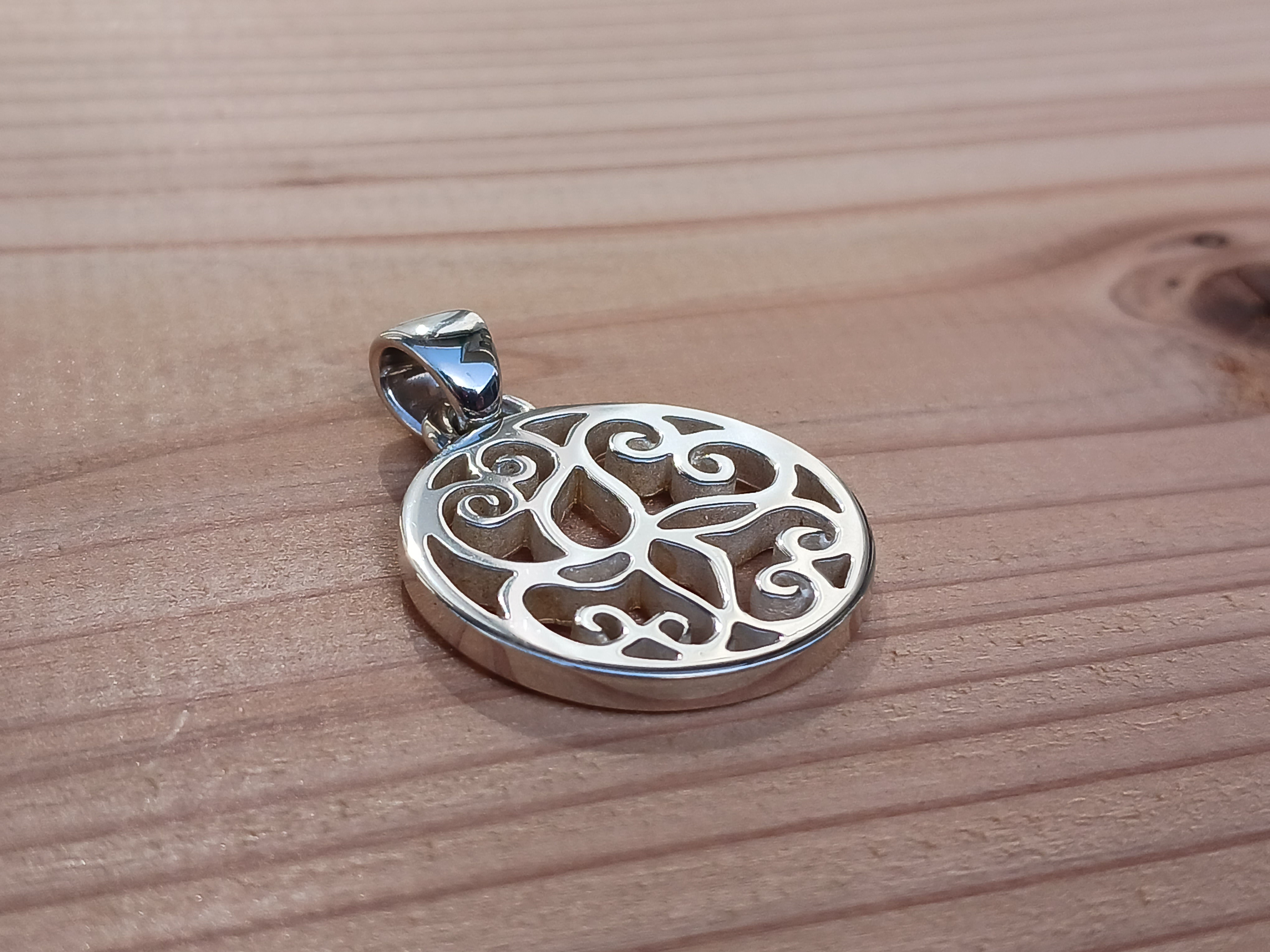 ハートの四葉（透かし）ペンダント・トップ