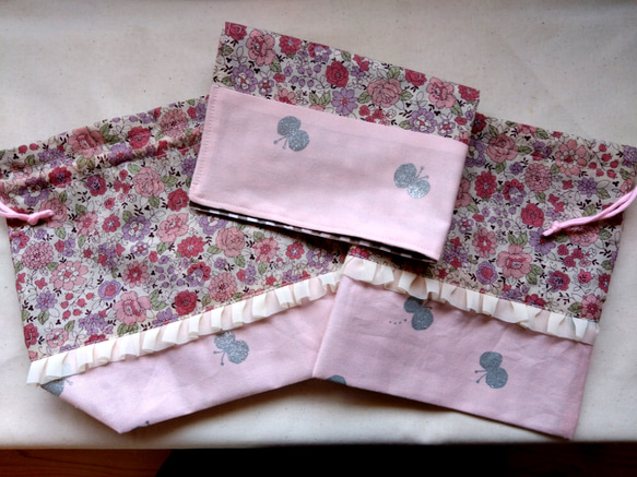 YUWA　ピンク花柄　お弁当袋、コップ袋、ランチマットの3点セット　お揃い　〜入園　入学準備〜 8枚目の画像