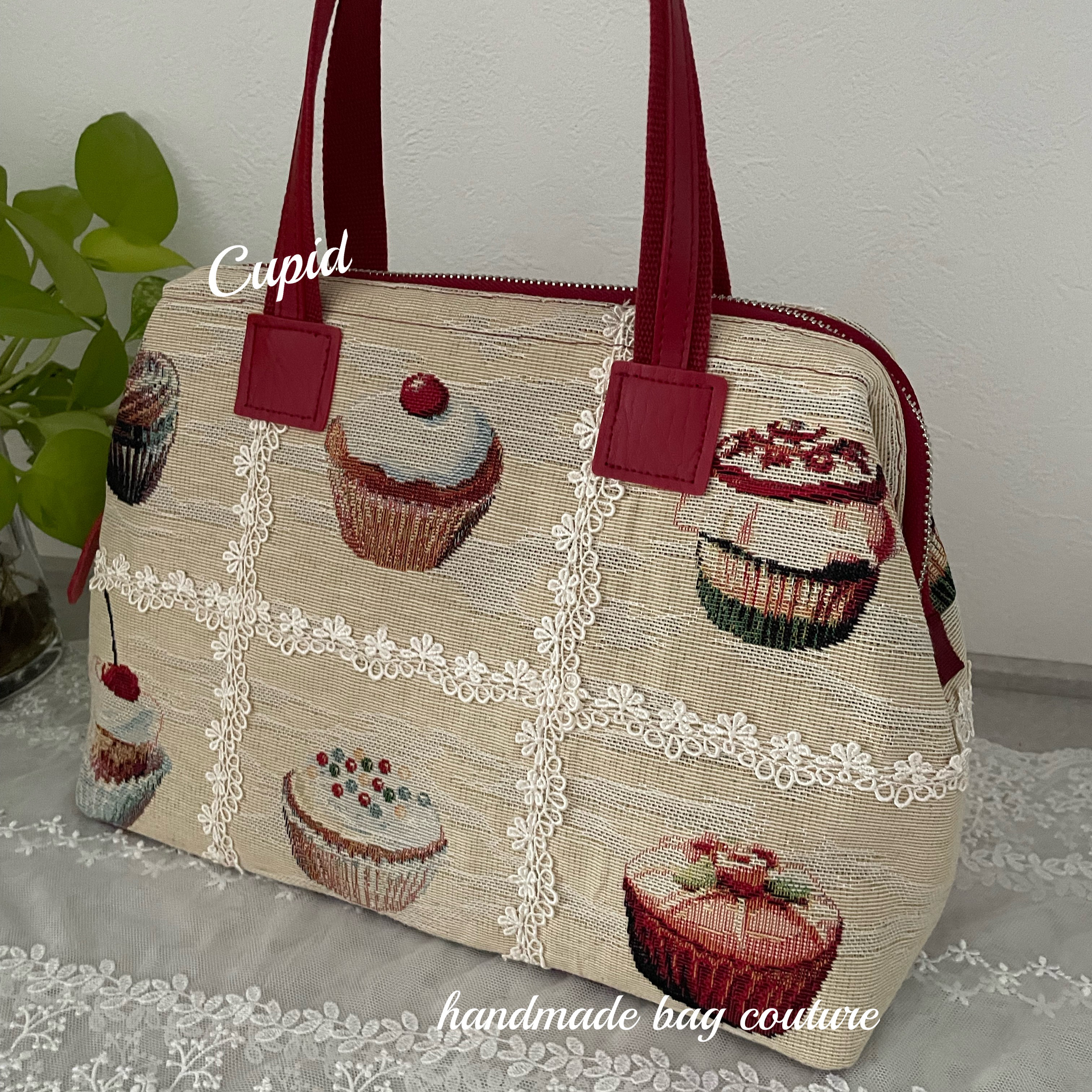 スペインゴブラン織り（カップケーキ柄）を使ったレースがポイントのカパっと開閉軽量2wayボストンバッグ 6,750円