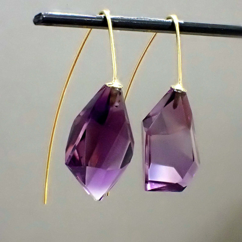 K18 Candyアメジスト フックピアス ピアス（フック・チェーン