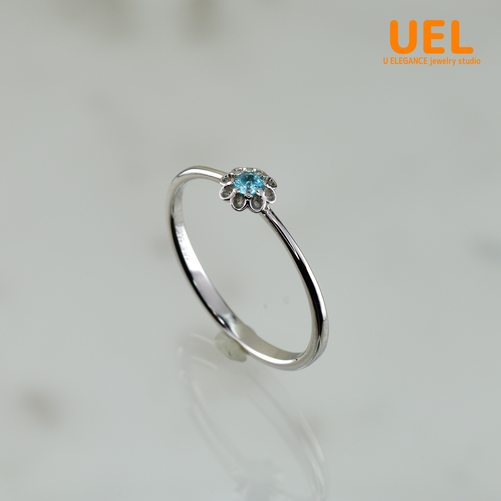 パライバトルマリン　ブラジル産　ネオンブルー　花びらモチーフ　Pt950　細身のリング 42,120円