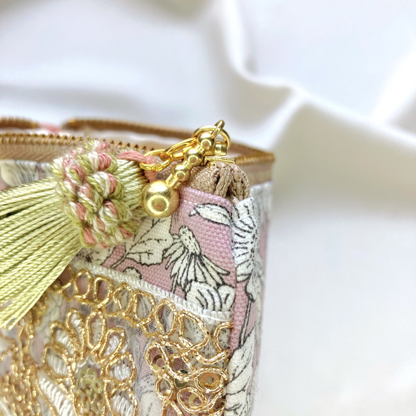 ✧ ふわり桜の妖精シリーズ ✧ インド刺繍 刺繍ポーチ ポーチ 小物入れ 8枚目の画像