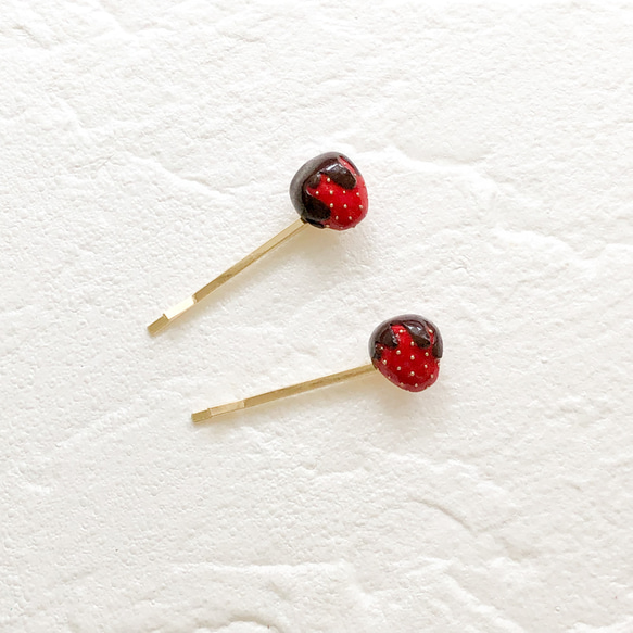 【2月限定アイテム】とろ〜りチョコがけイチゴヘアピンクレイ/チョコ/可愛い/ゴールド/苺/いちご/まとめ髪 3枚目の画像