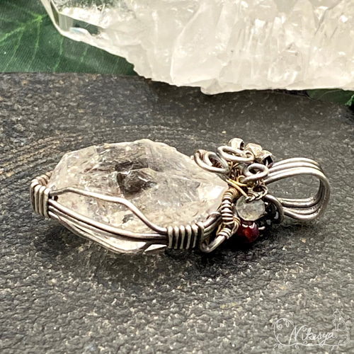 Silver925】エレスチャルクォーツのペンダントトップ【ワイヤー 