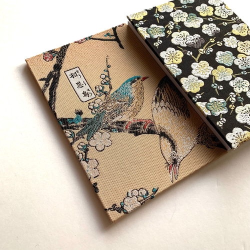 額 （ 絹織物・紅梅図） 梅に相思鳥と黄鳥』 額絵織物御朱印帳 金襴織物 B6 大判サイズ