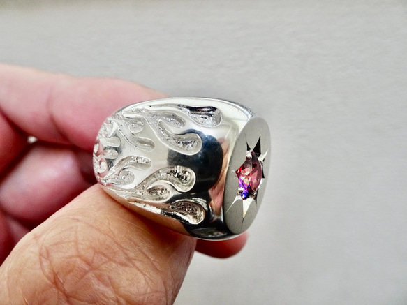 【人気沸騰】 仁尾彫金『一つ星レッドジルコニア、ファイヤーパターン楕円の 21号～