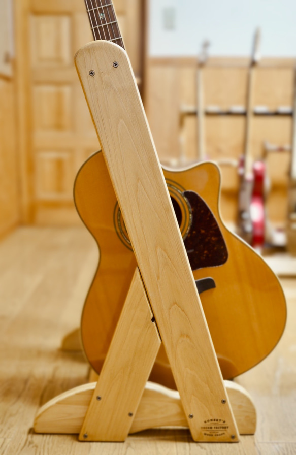 【24時間以内に発送】手作り木工　木製ギタースタンド （オーク） ２本掛け 4枚目の画像
