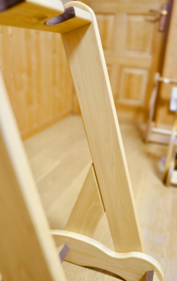【24時間以内に発送】手作り木工　木製ギタースタンド （オーク） ２本掛け 8枚目の画像