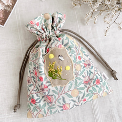 オックスフォードブルー ローズとミモザ 巾着 【￥4.500⠀】 - 通販