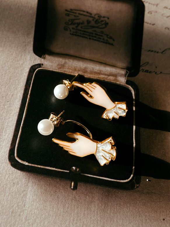收成之手 | 耳環 Harvest hands Pearl Earrings | cloisonné 第4張的照片