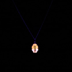 UVカラーチェンジ処理 天然クォーツ 宇宙空間的変色美 シルバー925「刻印有」ペンダント 結晶 ネックレス 水晶 鉱物 3枚目の画像