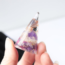 Orgonite 天然石乾花紫水晶水晶堇青石戒指座 第4張的照片