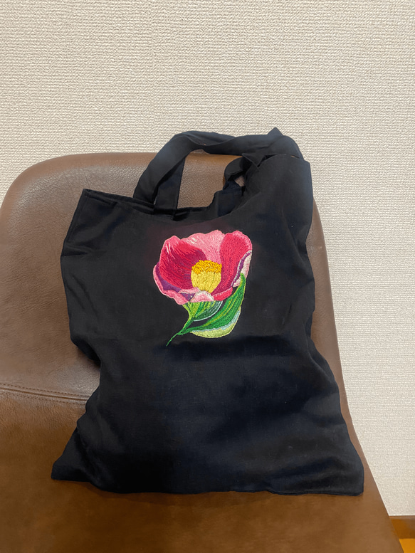 花モチーフ刺繍トートバッグ 4枚目の画像