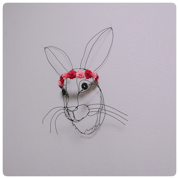 ワイヤーアート　花冠をつけたウサギさん 2枚目の画像