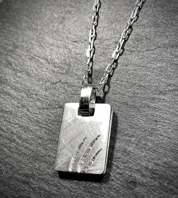 Silver925　爪痕のペンダント