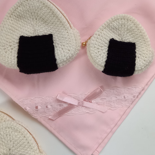 受注販売】おむすびコロリンポーチ海苔(しゃけ) ポーチ hiro3163
