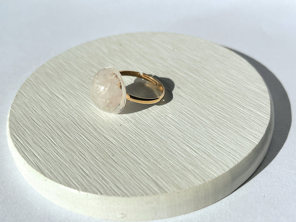 ローズクォーツの指輪 / レジン / 天然石 4枚目の画像