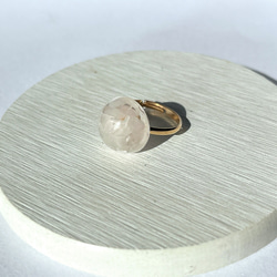 ローズクォーツの指輪 / レジン / 天然石 5枚目の画像