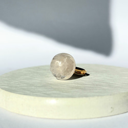 ローズクォーツの指輪 / レジン / 天然石 3枚目の画像